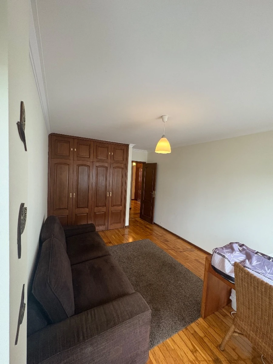 Apartamento T4 para Venda em Venda do Pinheiro Foto 15