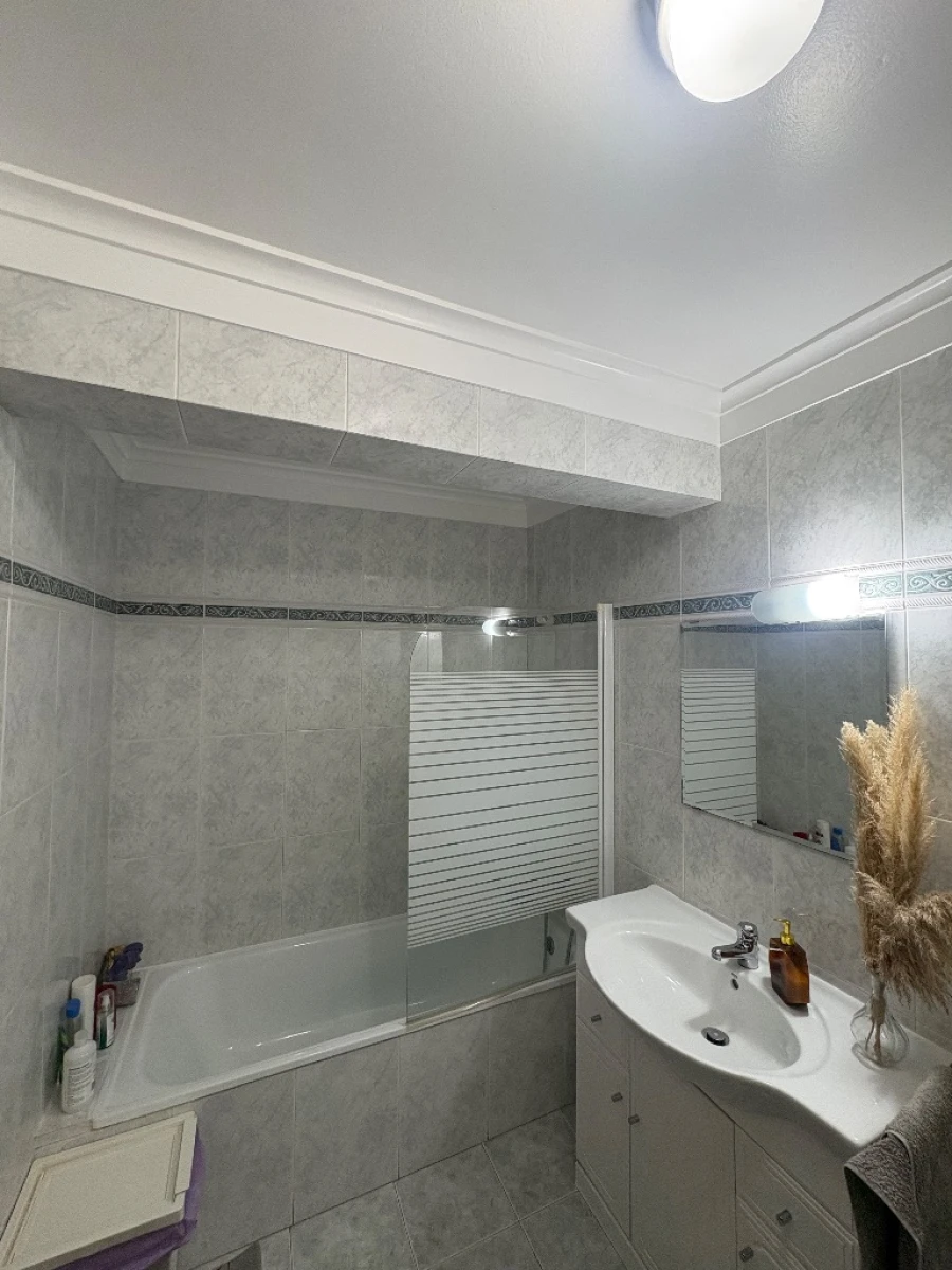 Apartamento T4 para Venda em Venda do Pinheiro Foto 17