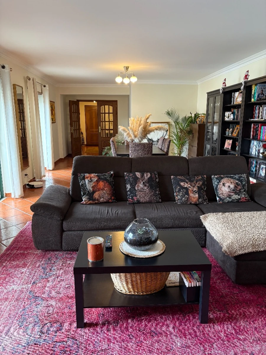 Apartamento T4 para Venda em Venda do Pinheiro Foto 1