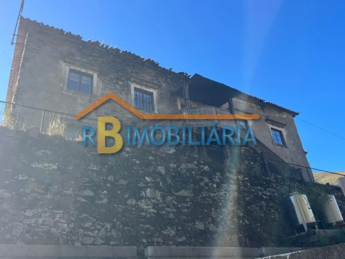 Moradia T6 para Venda em Rio de Frades