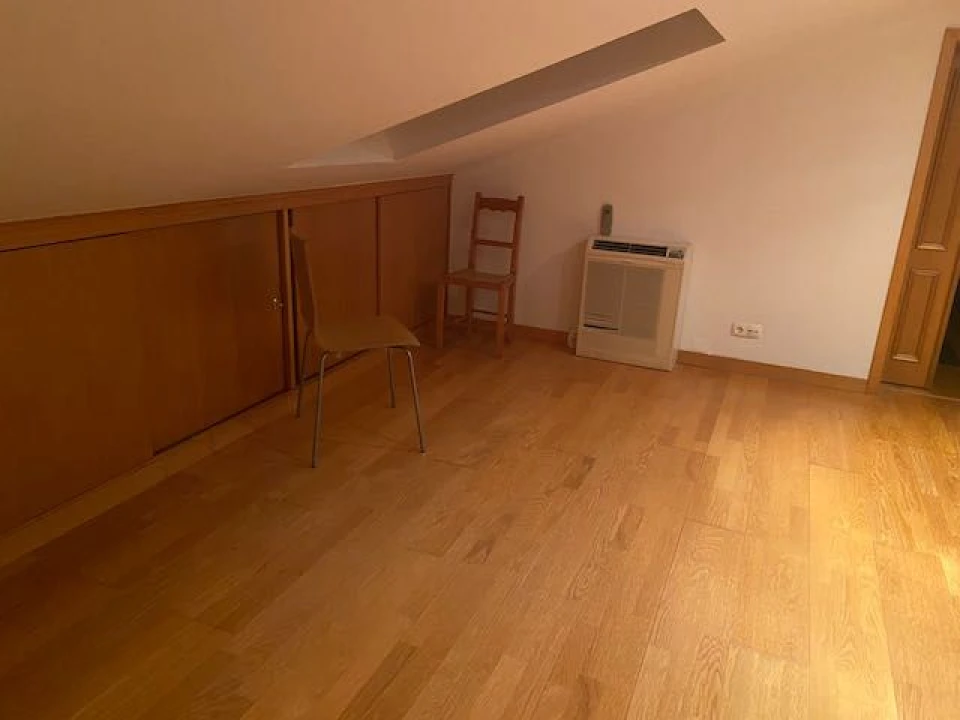 Moradia T4 para Arrendamento em Atalaia Foto 23