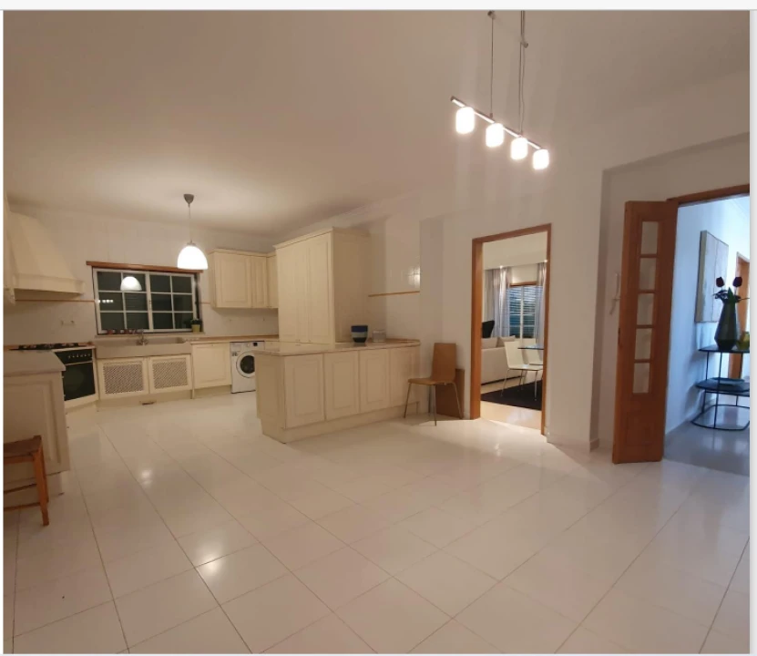 Moradia T4 para Arrendamento em Atalaia Foto 7