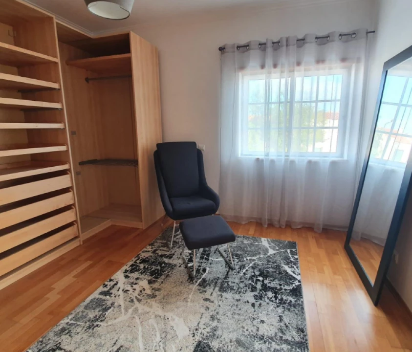 Moradia T4 para Arrendamento em Atalaia Foto 18