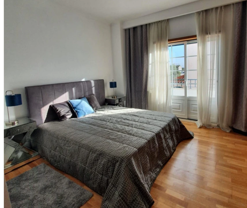 Moradia T4 para Arrendamento em Atalaia Foto 17