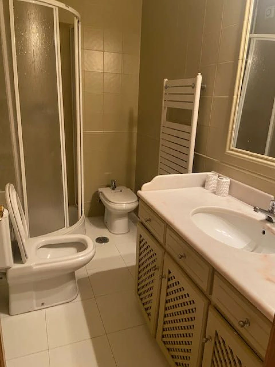 Moradia T4 para Arrendamento em Atalaia Foto 13