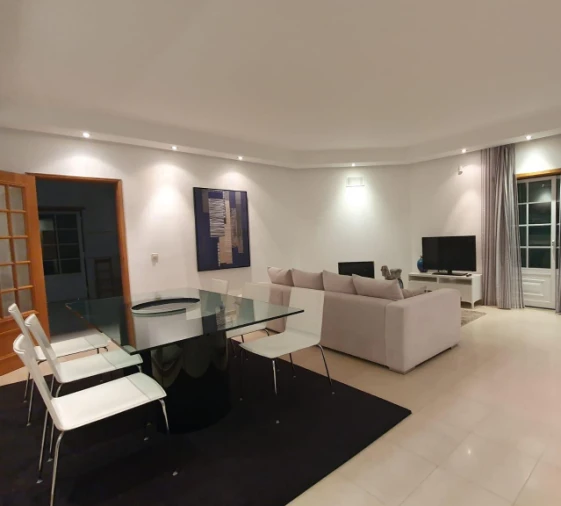 Moradia T4 para Arrendamento em Atalaia Foto 9