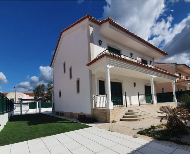 Moradia T4 para Arrendamento em Atalaia Foto 2