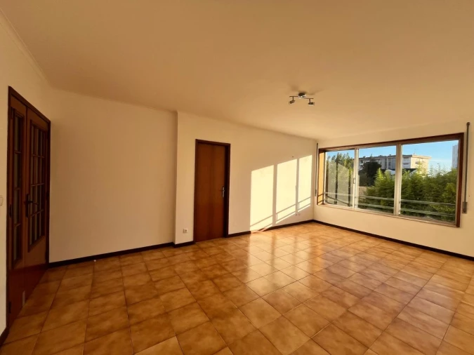 Apartamento T2 para Venda em Maia Foto 11