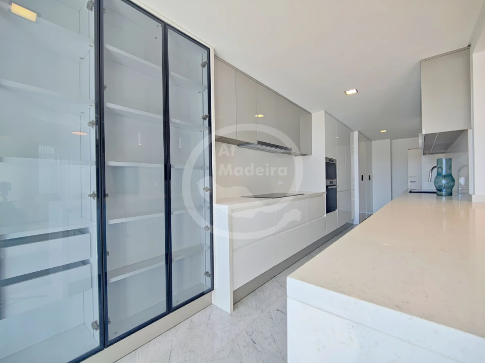 Apartamento T4 para Venda em Funchal Foto 6