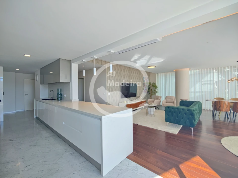 Apartamento T4 para Venda em Funchal Foto 7