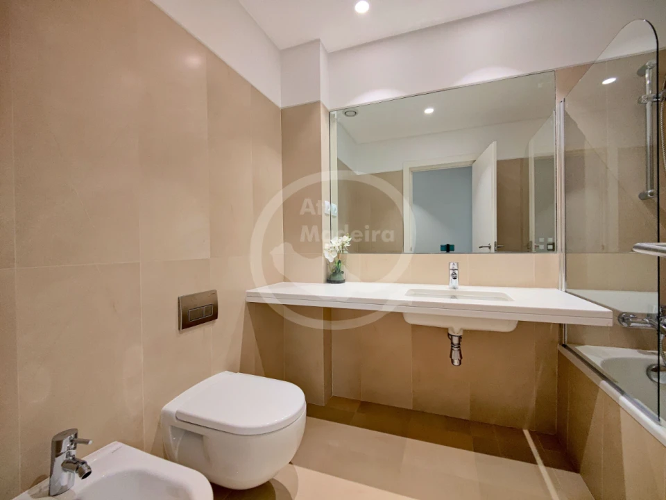 Apartamento T4 para Venda em Funchal Foto 16