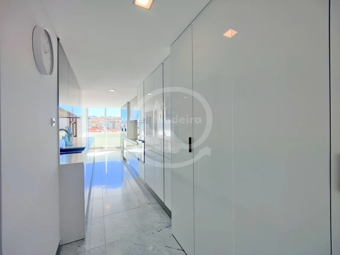 Apartamento T4 para Venda em Funchal Foto 5