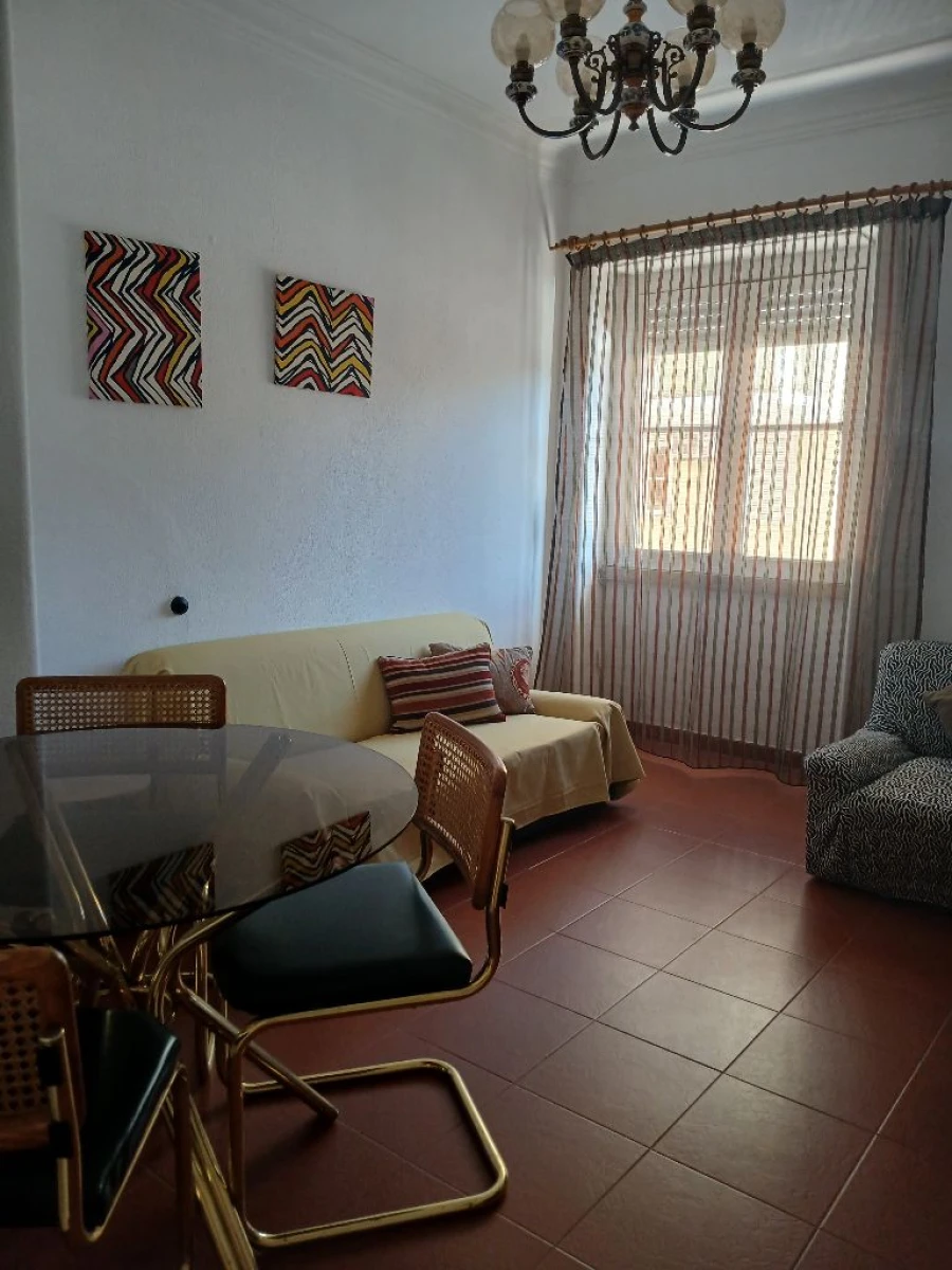 Apartamento T2 para Arrendamento em Benfica Foto 6