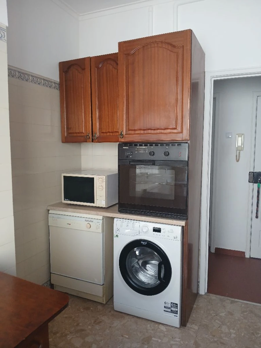 Apartamento T2 para Arrendamento em Benfica Foto 8