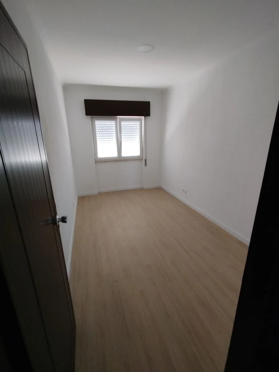 Apartamento T3 para Arrendamento em Setúbal Foto 6