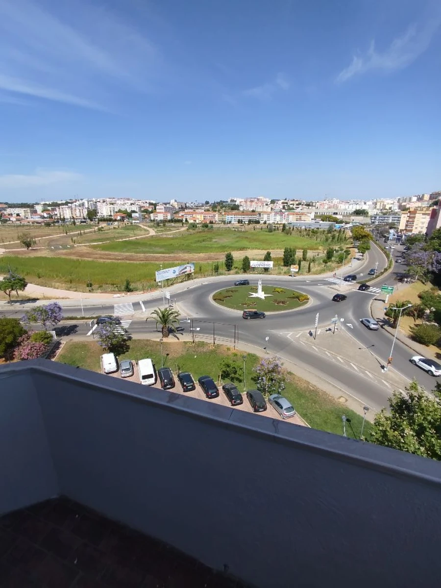Apartamento T3 para Arrendamento em Setúbal Foto 10