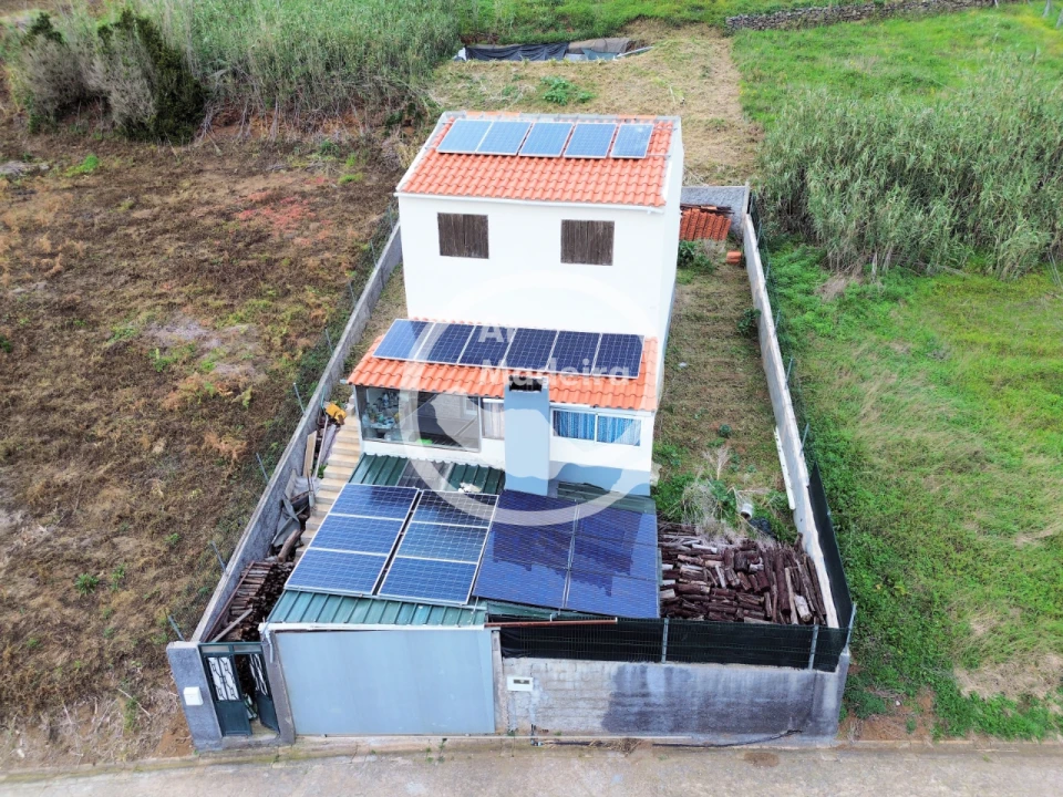 Moradia T2 para Venda em Fajã da Ovelha Foto 1