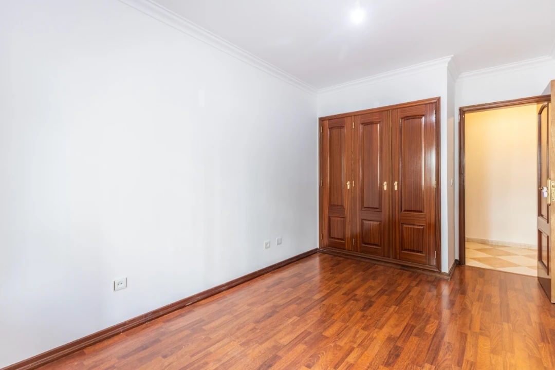 Apartamento T3 para Arrendamento em Algueirão Foto 5