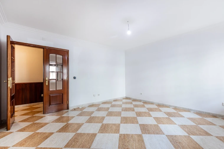 Apartamento T3 para Arrendamento em Algueirão Foto 8