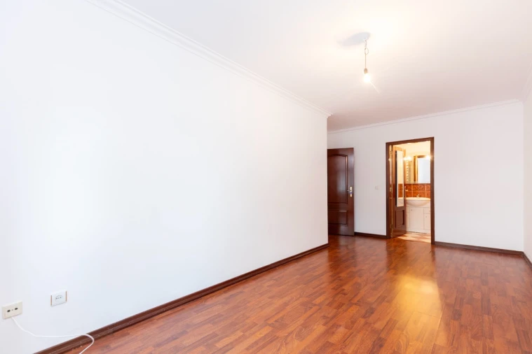 Apartamento T3 para Arrendamento em Algueirão Foto 17
