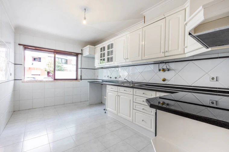 Apartamento T3 para Arrendamento em Algueirão Foto 19