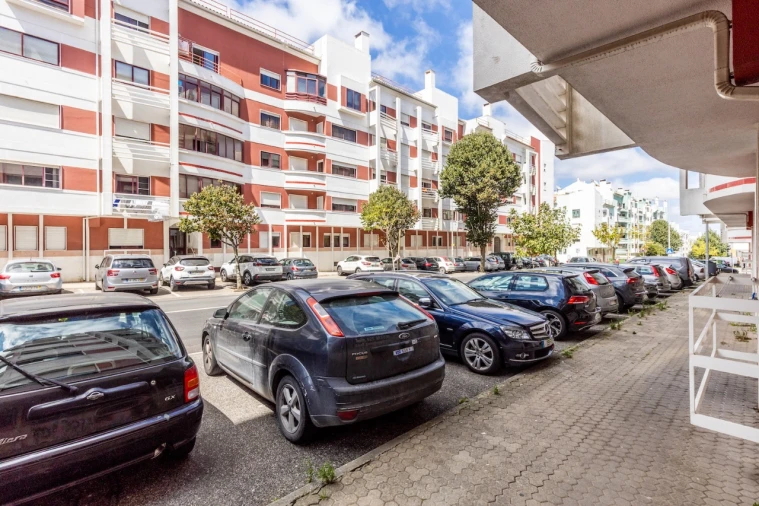 Apartamento T3 para Arrendamento em Algueirão Foto 24