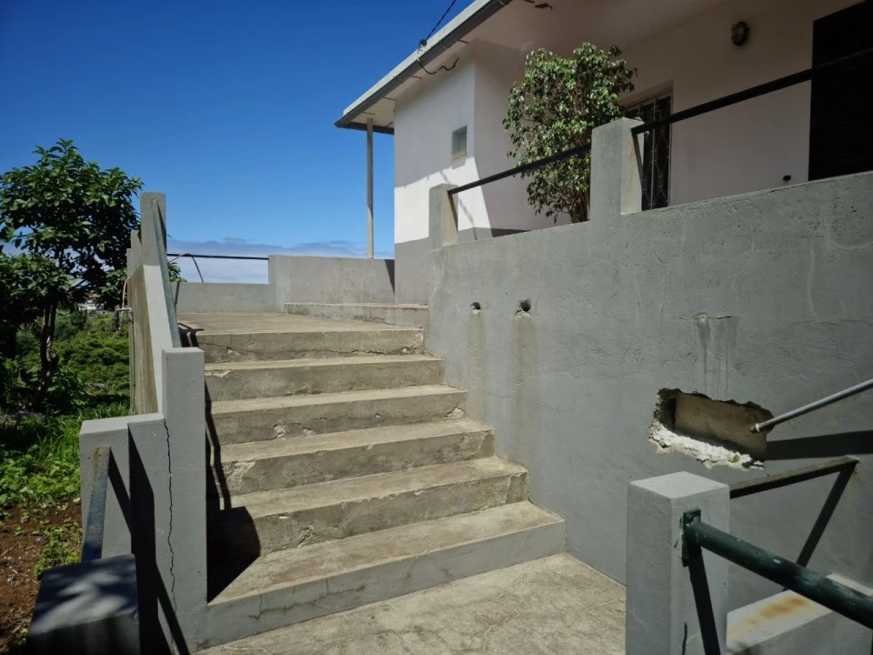 Moradia T2 para Venda em Achada grande Foto 3