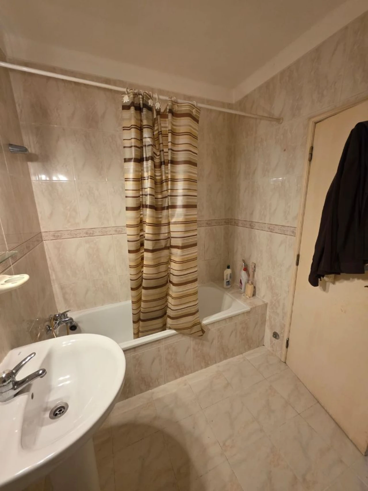 Apartamento T1 para Venda em Caldas da Rainha Foto 3