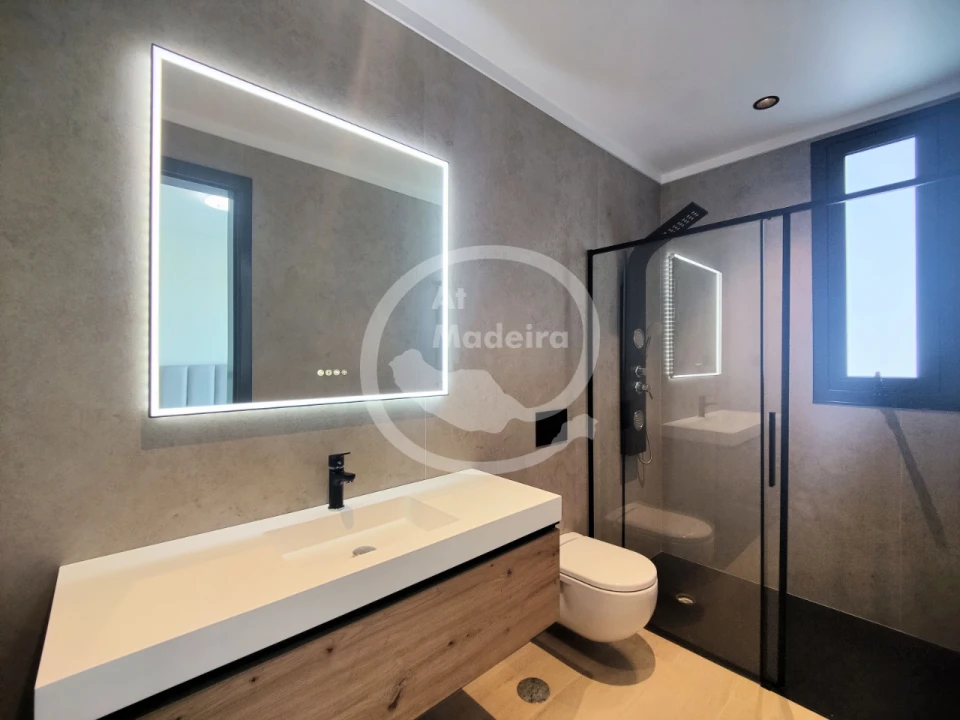 Moradia T3 para Venda em Arco da Calheta Foto 13