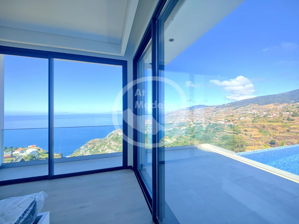 Moradia T3 para Venda em Arco da Calheta Foto 17