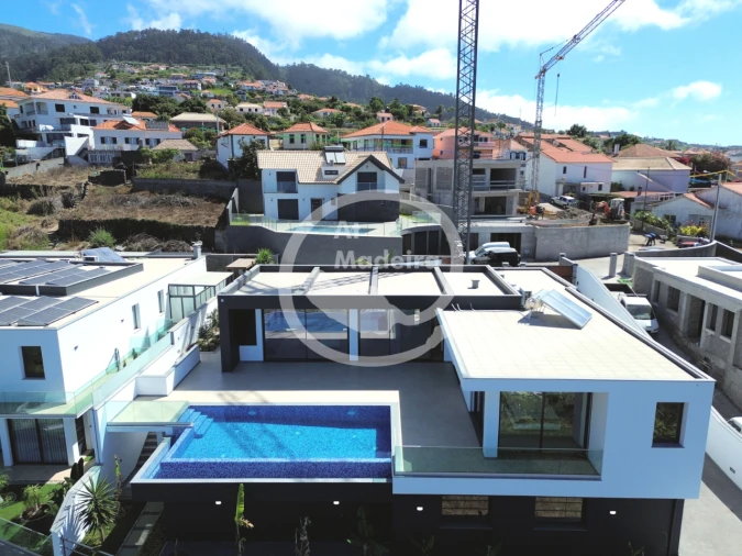 Moradia T3 para Venda em Arco da Calheta Foto 1