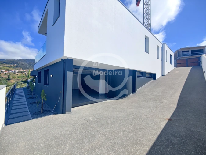 Moradia T3 para Venda em Arco da Calheta Foto 23