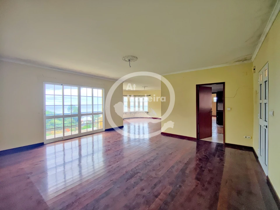 Moradia T3 para Venda em Canhas Foto 9