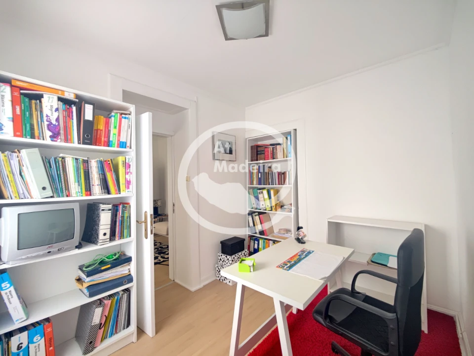 Moradia T3 para Venda em Santa Cruz Foto 11