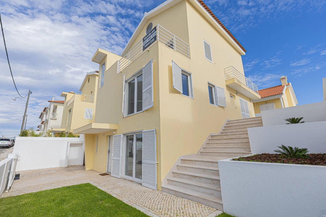 Moradia T5 para Venda em Charneca de Caparica Foto 3