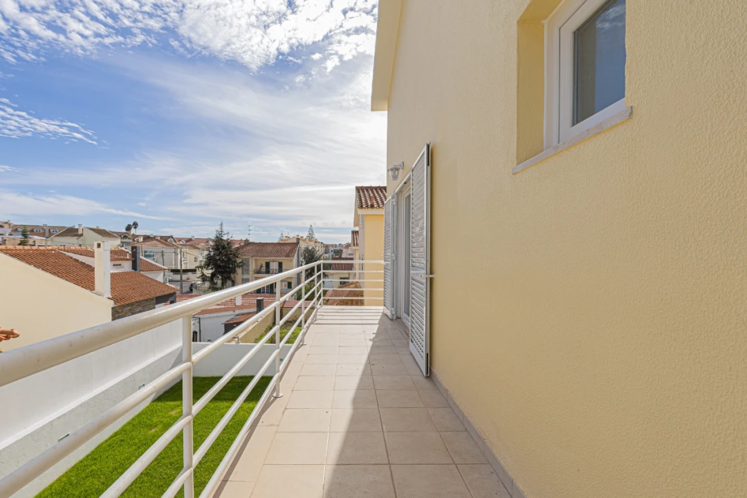 Moradia T5 para Venda em Charneca de Caparica Foto 40