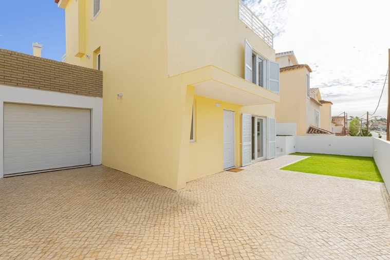 Moradia T5 para Venda em Charneca de Caparica Foto 3