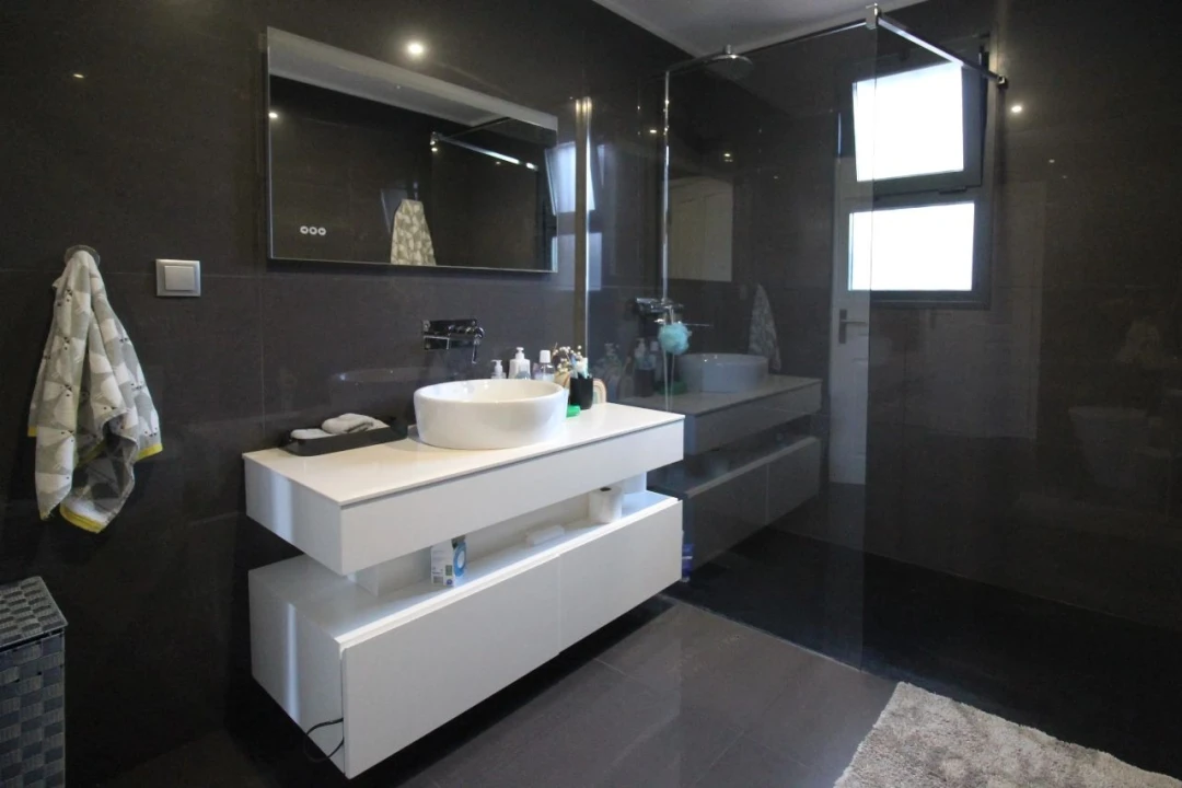 Moradia T3 para Venda em Baia Foto 19