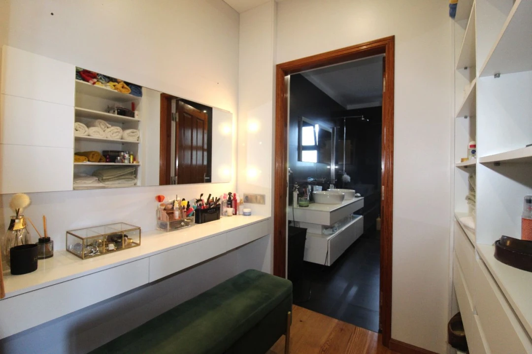 Moradia T3 para Venda em Baia Foto 23