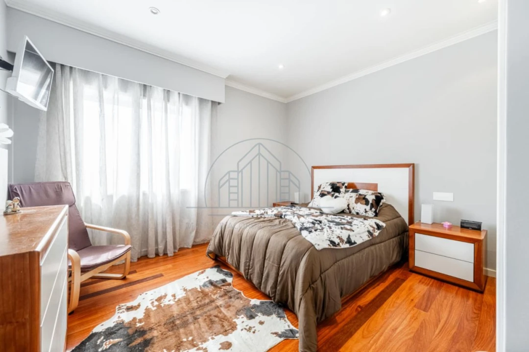 Apartamento T4 para Venda em Vila Nova de Gaia Foto 4