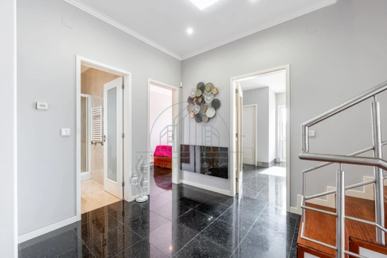 Apartamento T4 para Venda em Vila Nova de Gaia Foto 5