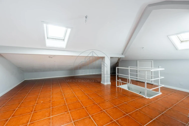 Apartamento T4 para Venda em Vila Nova de Gaia Foto 9