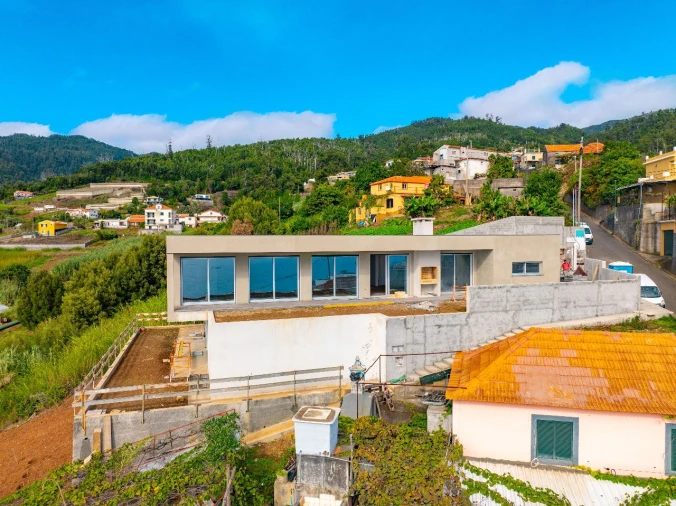 Moradia T3 para Venda em Calheta Foto 2