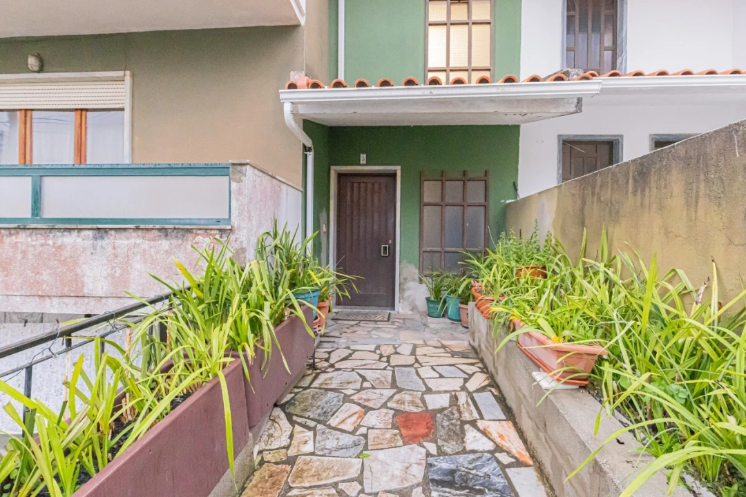 Apartamento T3 para Venda em Porto Salvo Foto 29