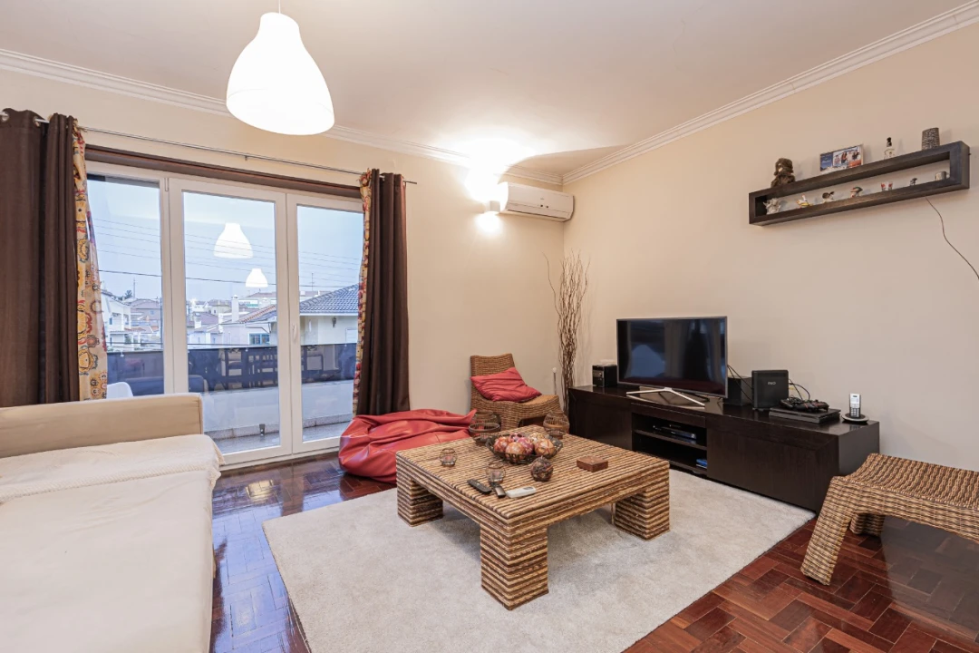 Apartamento T3 para Venda em Porto Salvo Foto 9