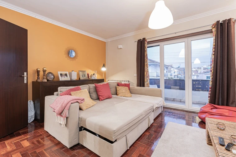 Apartamento T3 para Venda em Porto Salvo Foto 5