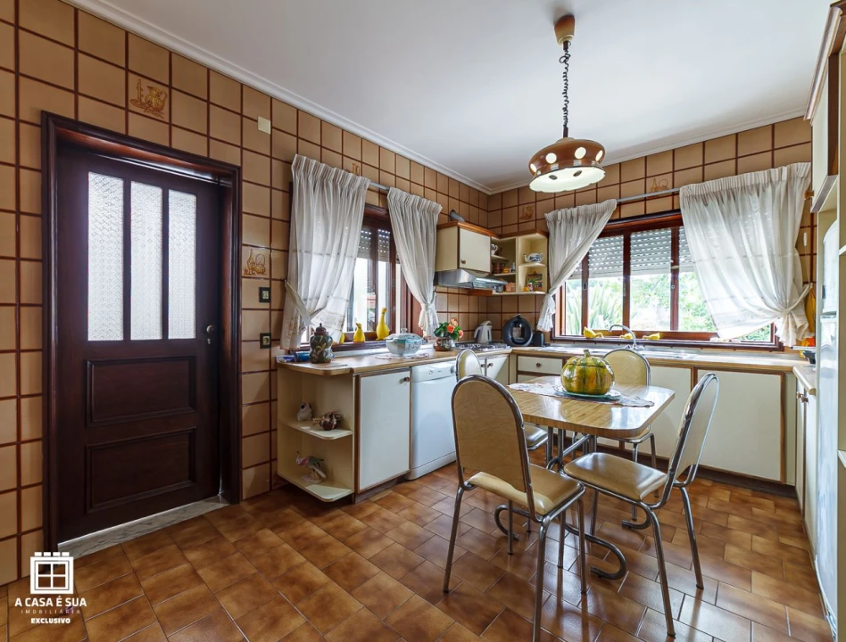 Moradia T5 para Venda em São João Foto 3