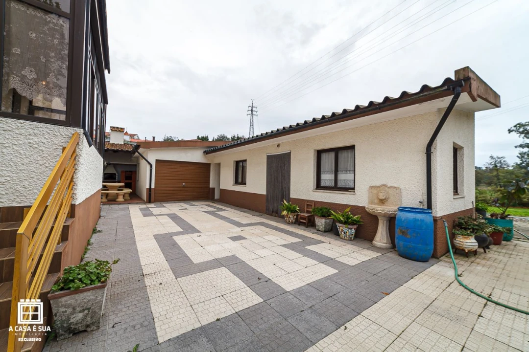 Moradia T5 para Venda em São João Foto 30