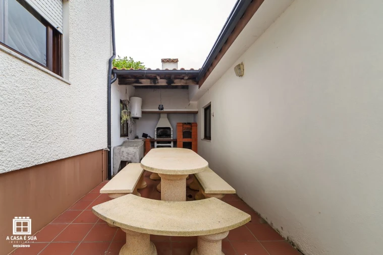 Moradia T5 para Venda em São João Foto 31