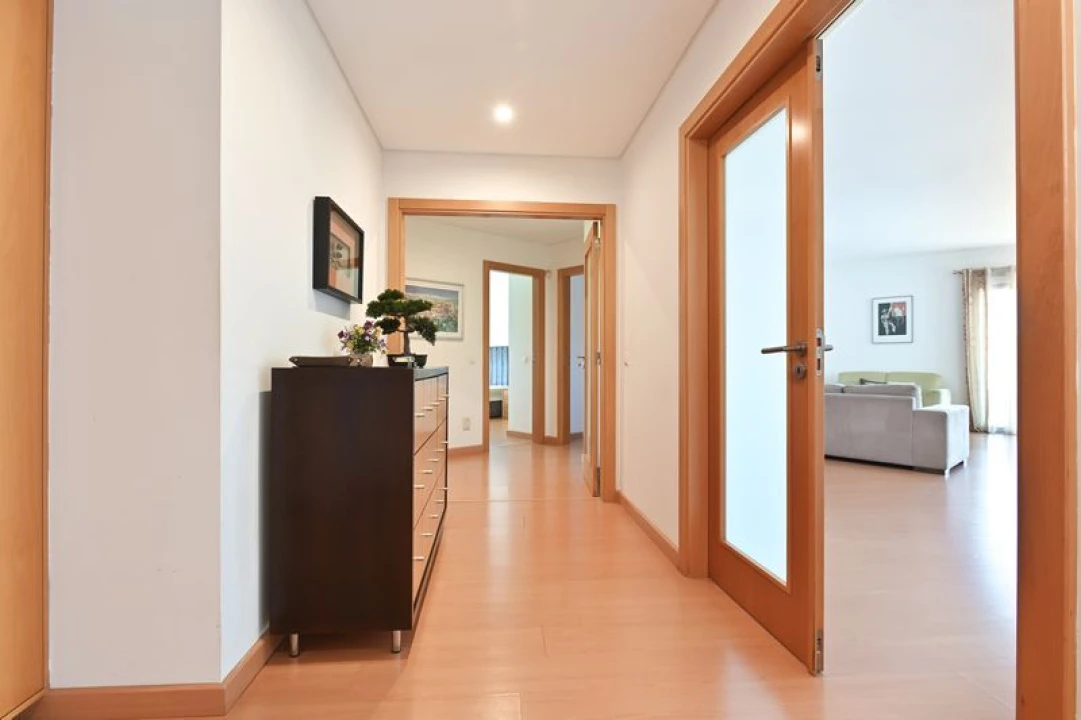 Apartamento T4 para Venda em Queluz de Baixo Foto 4